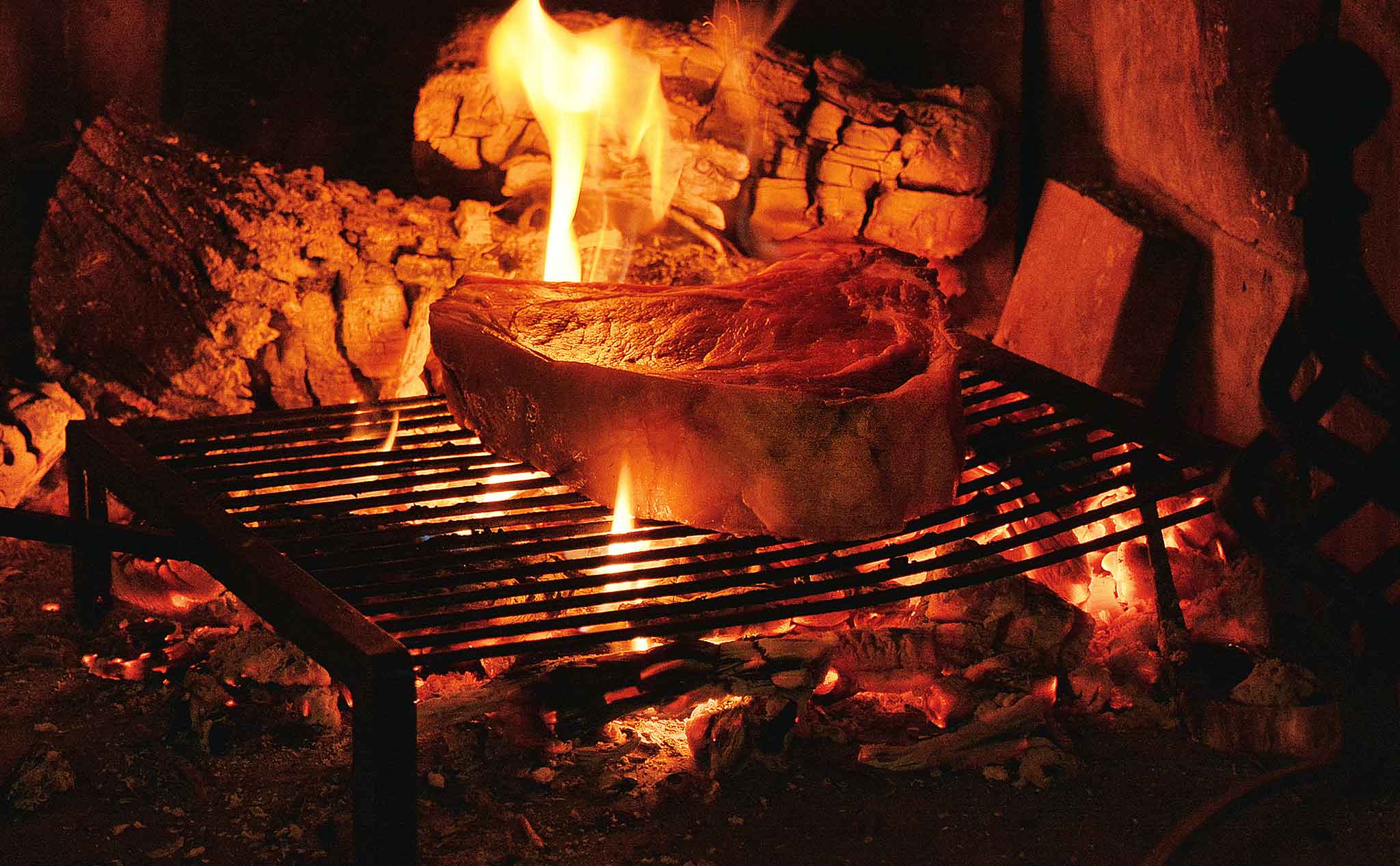 Firenze. Le foto che celebrano l&#8217;arte della bistecca alla Fiorentina