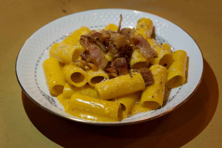 Carbonara. La ricetta scientifica spiegata in 5 punti e senza errori