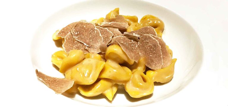 I cappelletti di cinta senese con tartufo bianco di Iside de Cesare