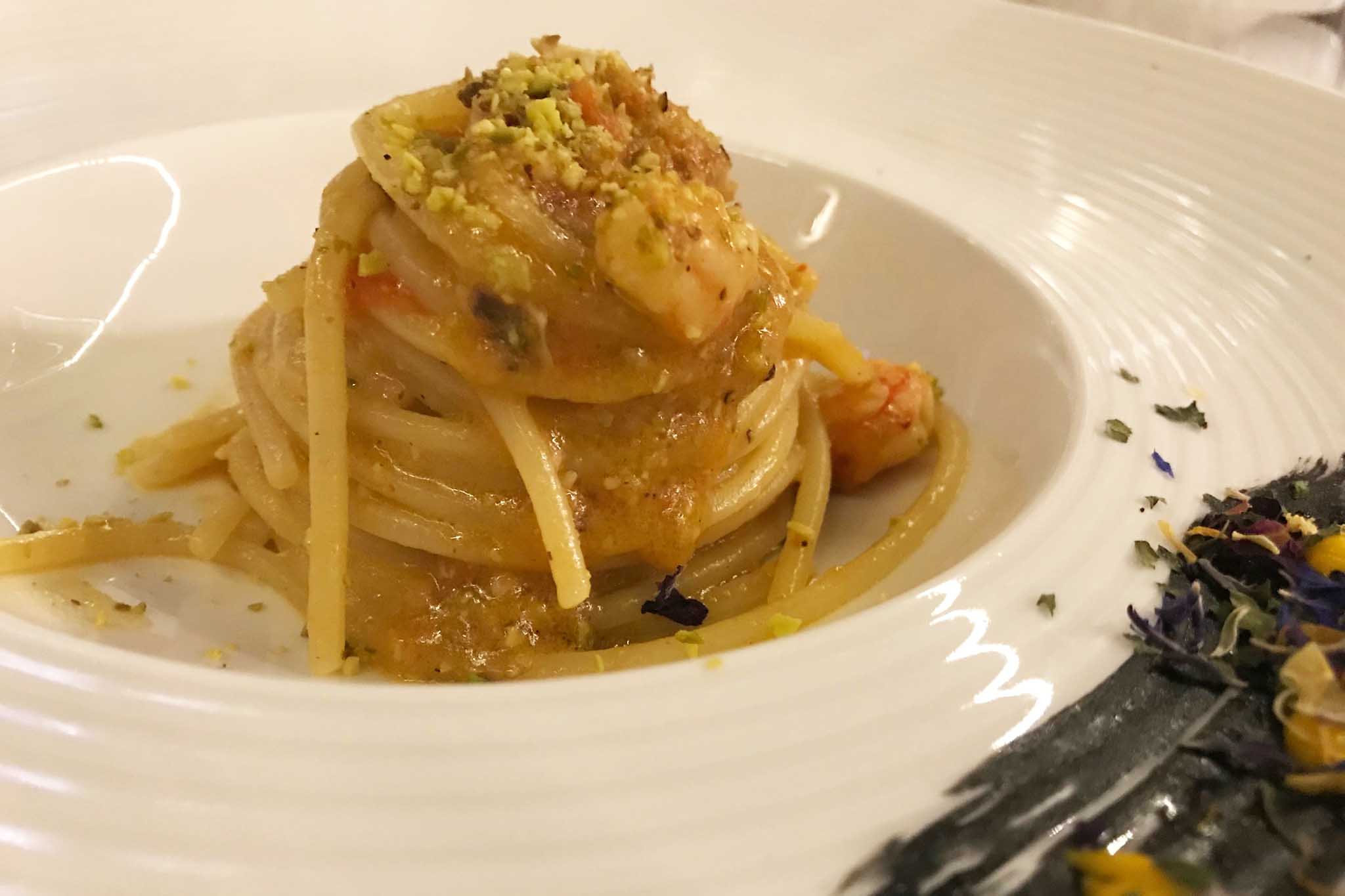 spaghetti alla chitarra gamberi rossi e pesto pistacchi