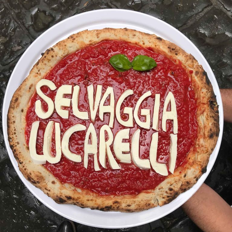 Pizza e bomba. Gino Sorbillo risponde all&#8217;egocentrica Selvaggia Lucarelli