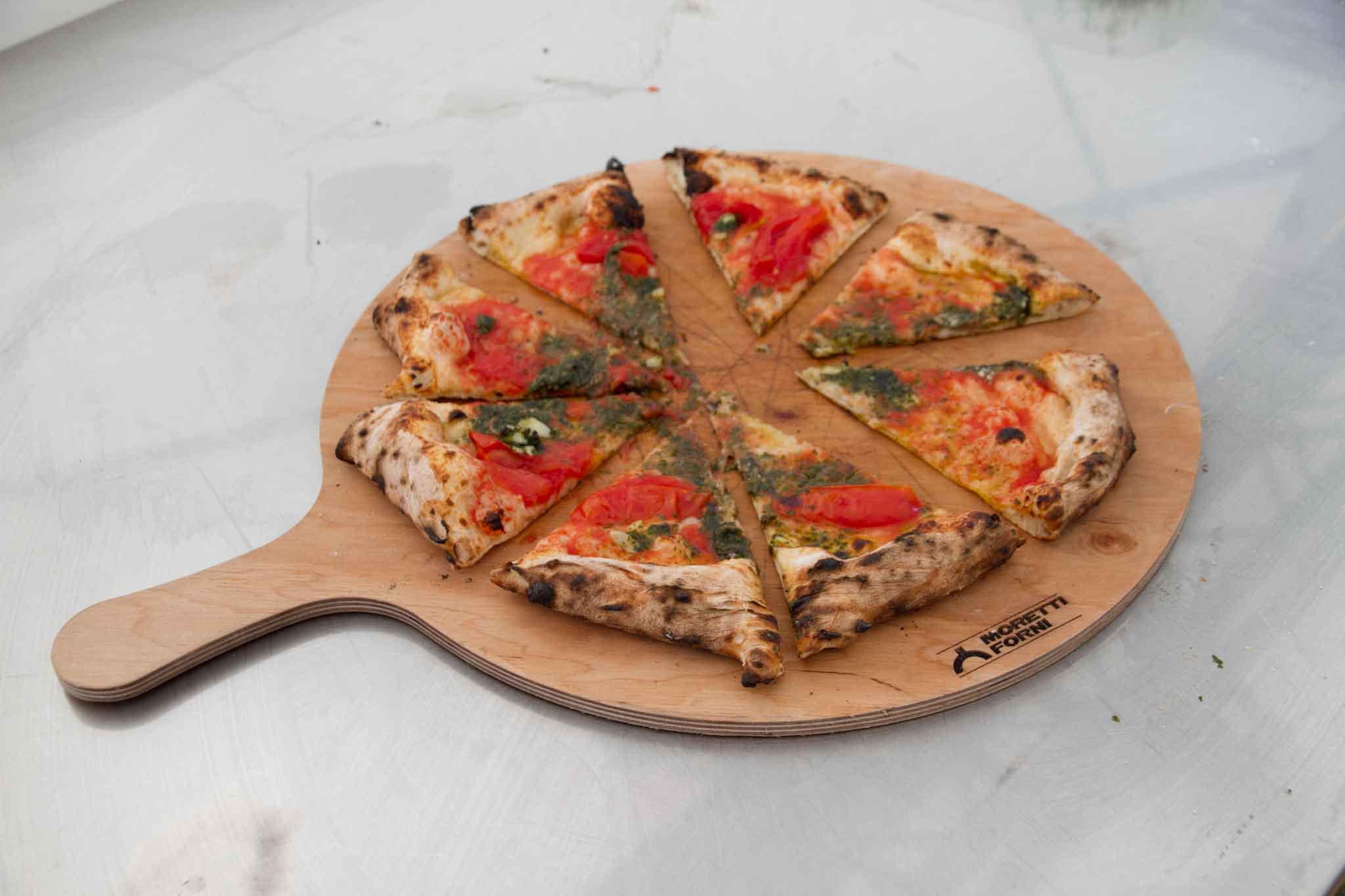 Lezioni Di Pizza La Ricetta Con Alici Di Menaica E Bagnet Verd