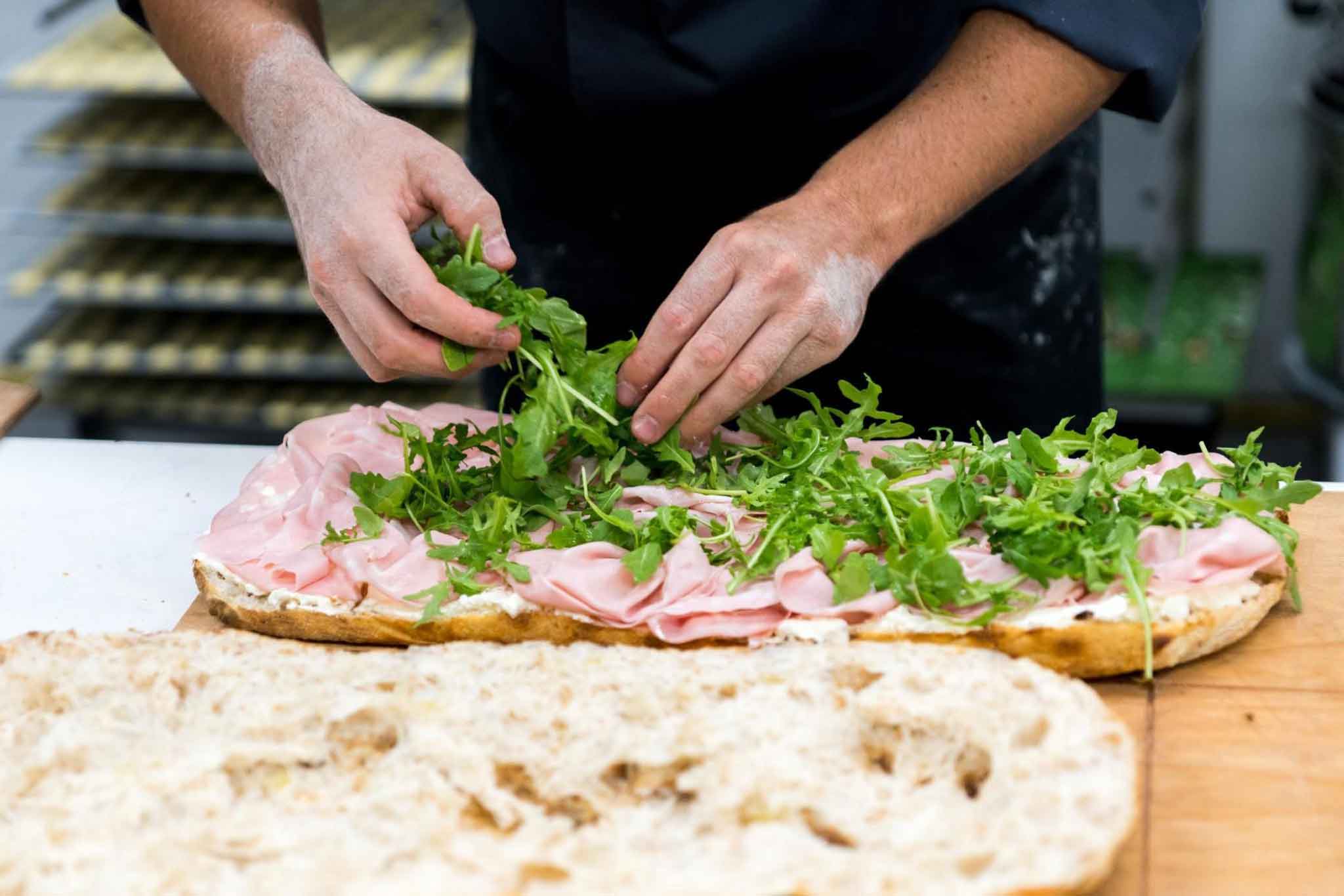 Lezioni di pizza. Supercrust alla romana di primavera