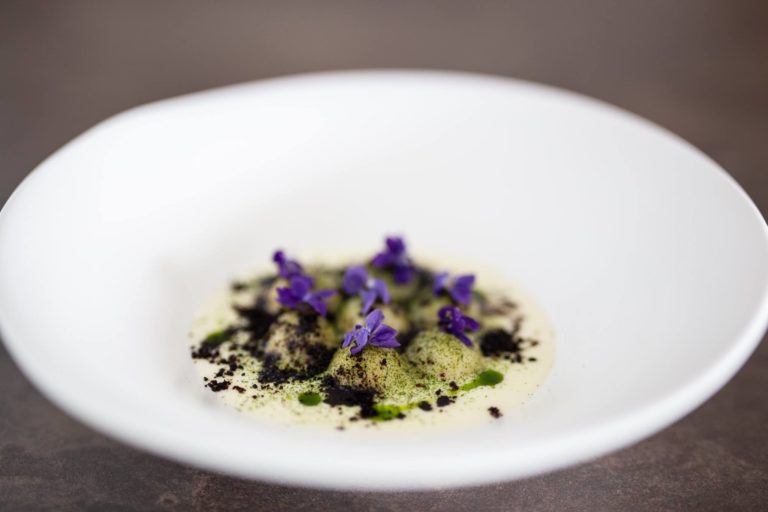 Como. La potenza dei vegetali nella cena stampa al ristorante Radici