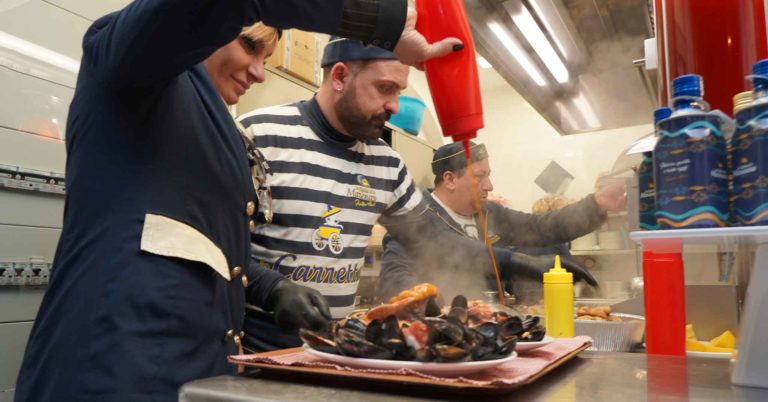 A Figlia d&#8221;o Marenaro, perché il rito della zuppa di cozze è solo qui