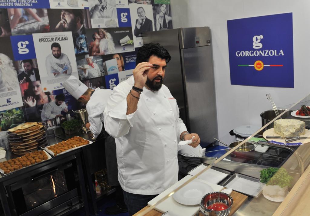 Ricetta. Antonino Cannavacciuolo mette insieme melanzane e gorgonzola