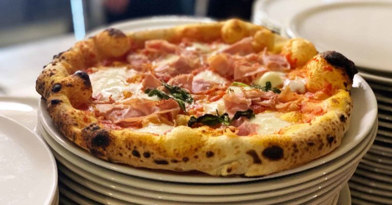 Sicilia. La Pizza d&#8217;aMare al Summer Pub di Venetico Marina