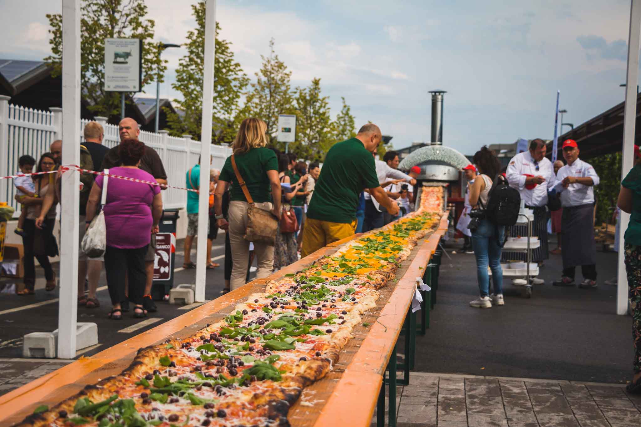 La pizza è da record con 500 metri di lunghezza a Fico Bologna