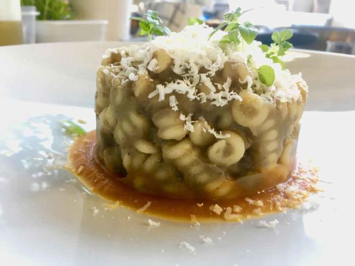 Pasta alla siciliana. La ricetta speciale con le melanzane ...