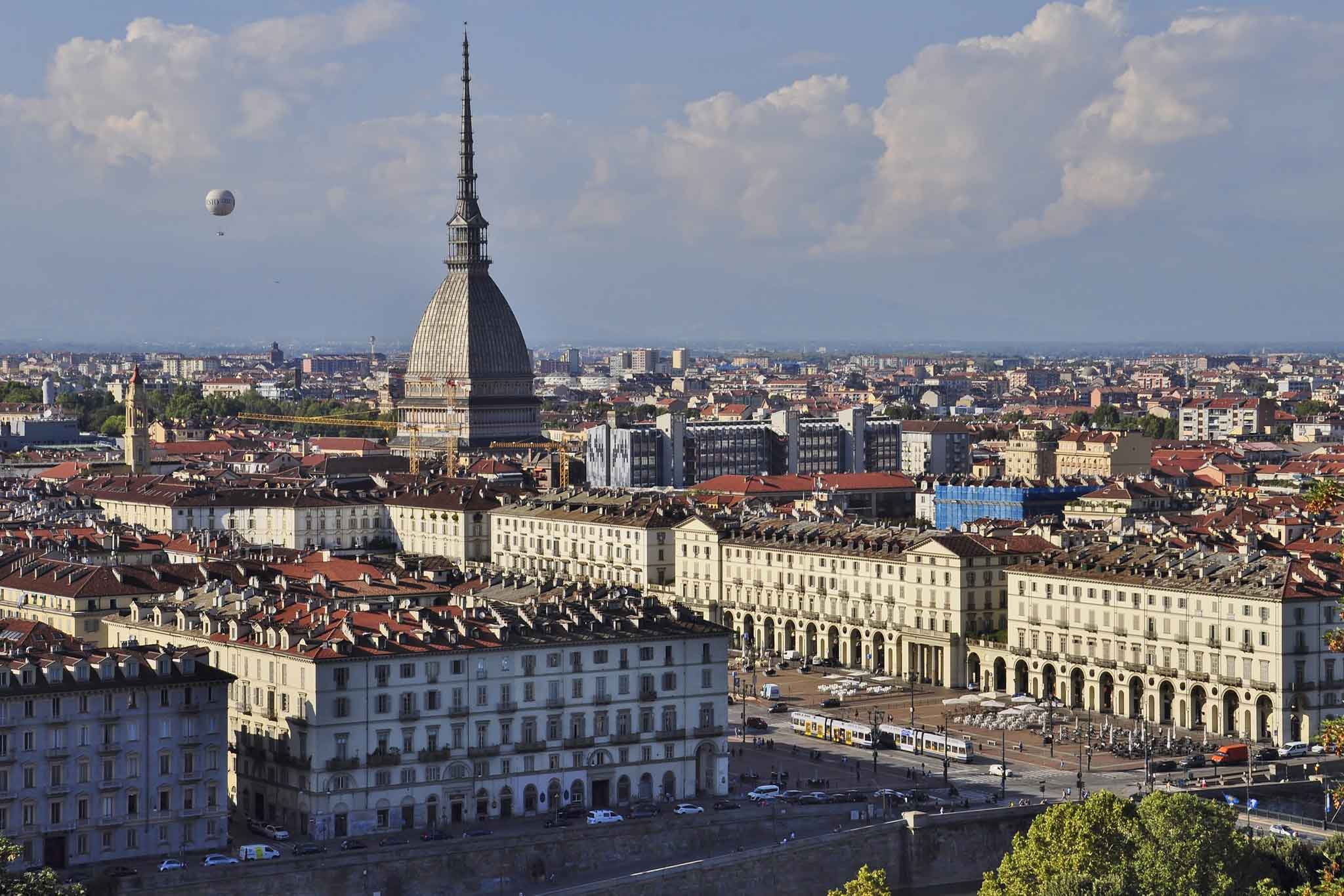 A Torino aprono Iginio Massari, Piano 35, Pescaria, Starbucks, Biraghi