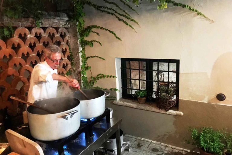 Il ristorante Cantine del Gavi prepara un risotto indimenticabile