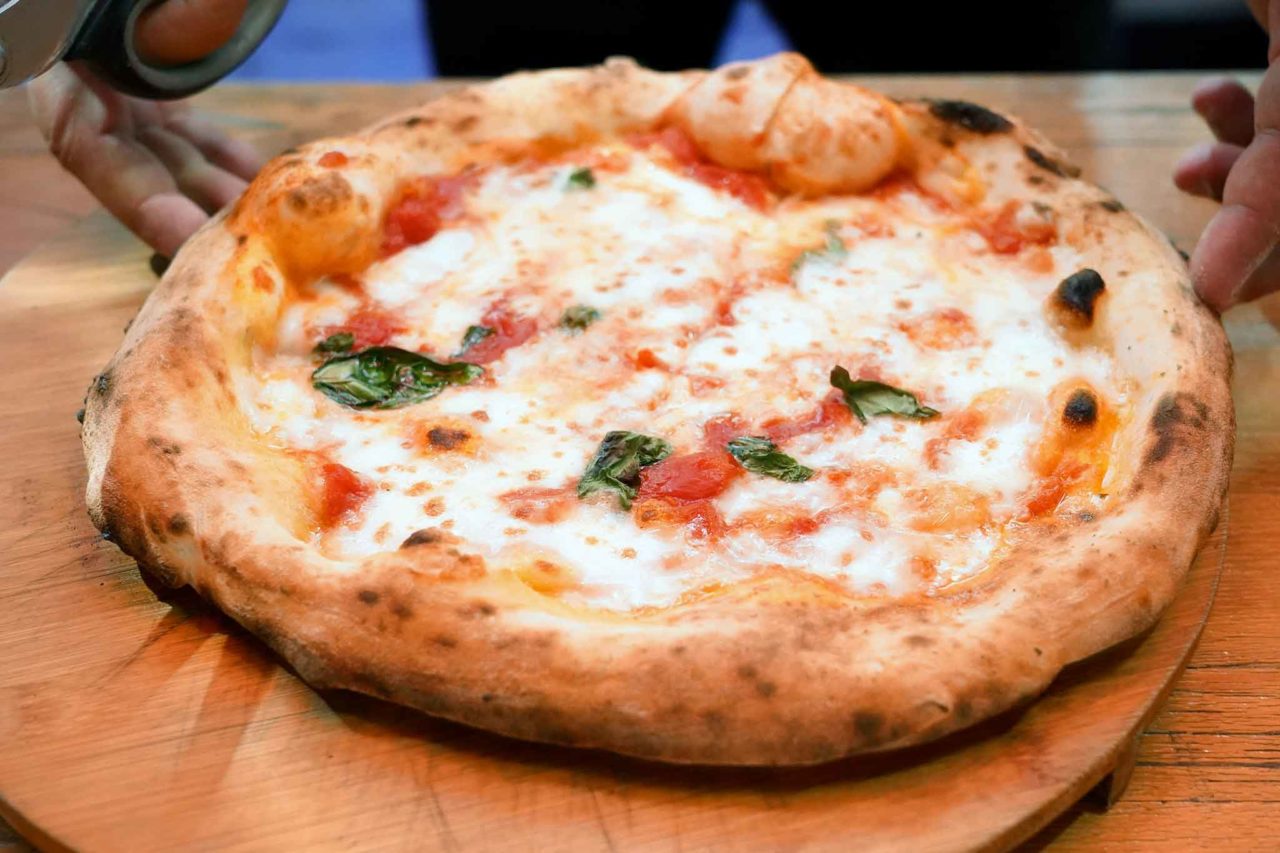 Napoli Pizza / Napoli Pizza Village, buona la prima con migliaia di