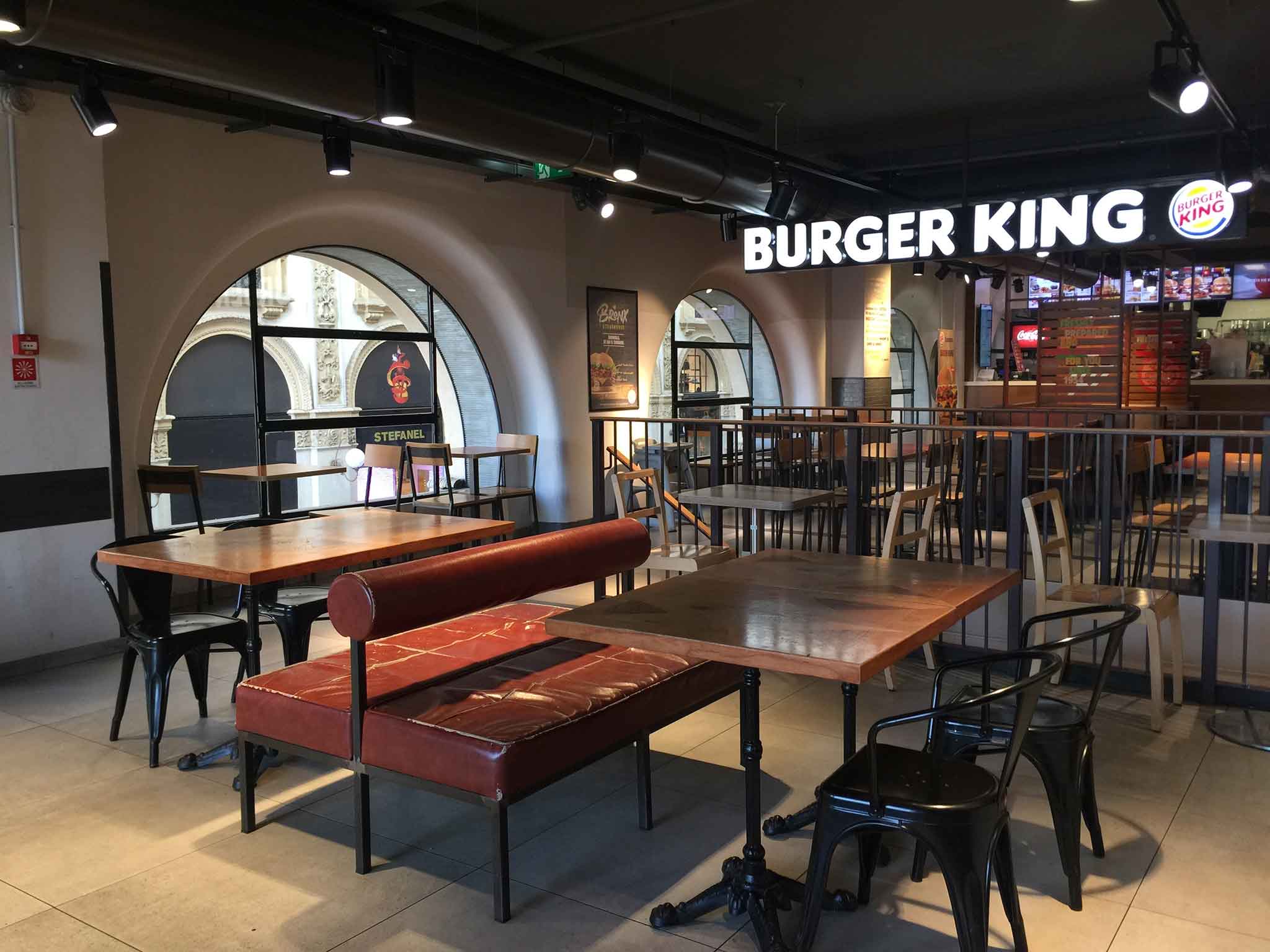 Burger King e Croce Rossa: panini ai senzatetto di Milano e Roma