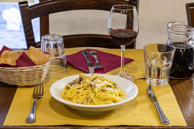 4 consigli da Gennaro Esposito per una carbonara spettacolare