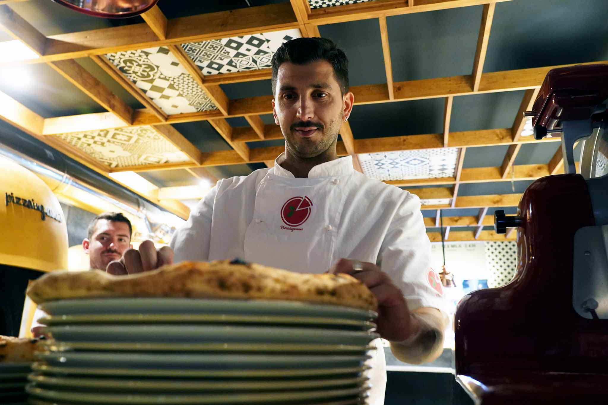 Com&#8217;è Pizzaingrammi, pizzeria contemporanea che Punto Nave ha aperto a Pozzuoli