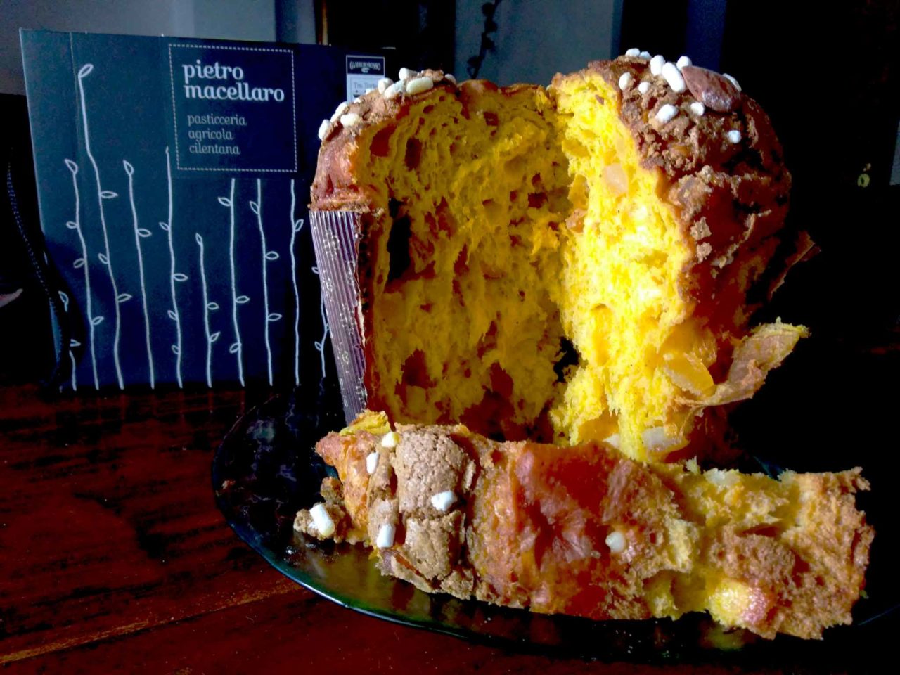 panettone con ottimi canditi 