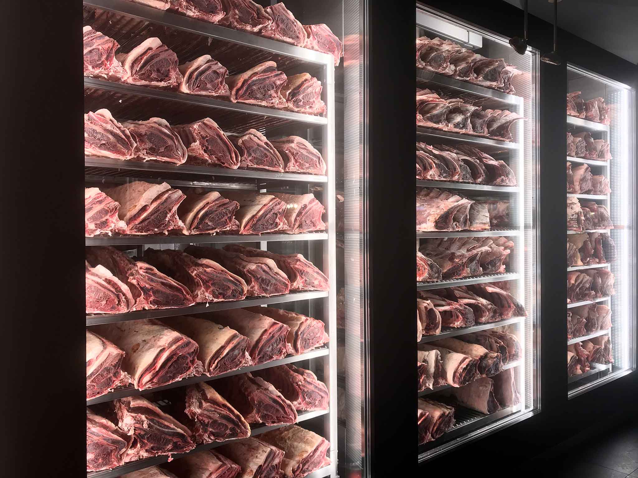 La Braceria Bifulco ad Ottaviano è ancora più tempio della carne con 1000 lombate a vista!