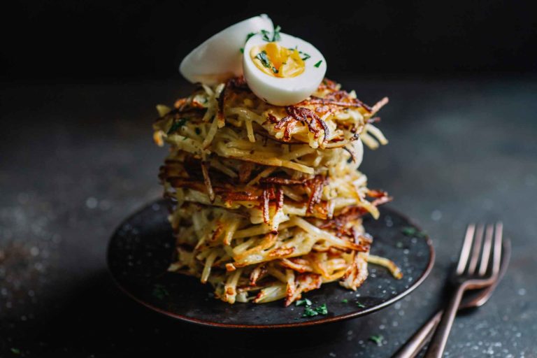 Rösti di patate con uova, la ricetta di Stefano Cavada