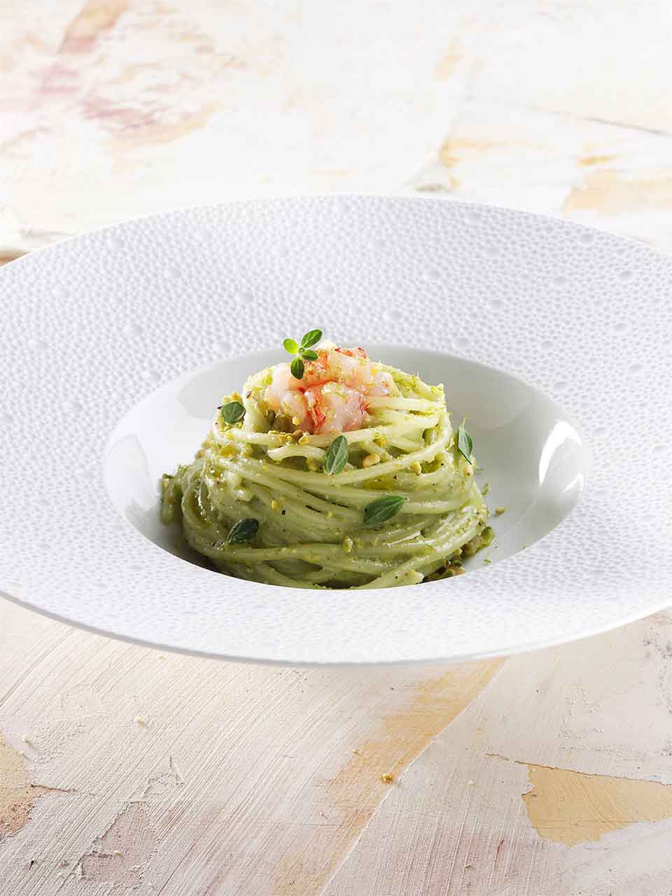 Menu della Vigilia di Natale. Spaghettoni con gamberi e pistacchi