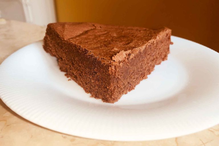 Torta tenerina al cioccolato, la ricetta facile e senza segreti