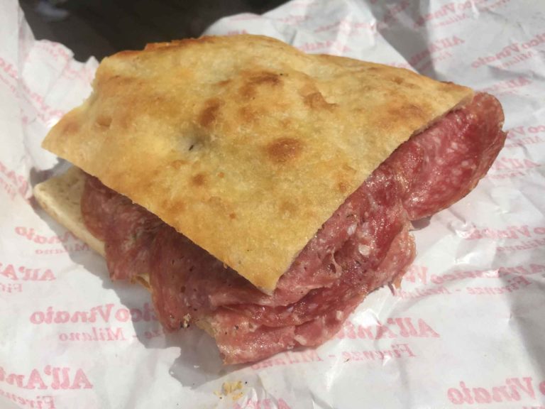 All&#8217;Antico Vinaio a Milano. Le schiacciate fiorentine sono un successo