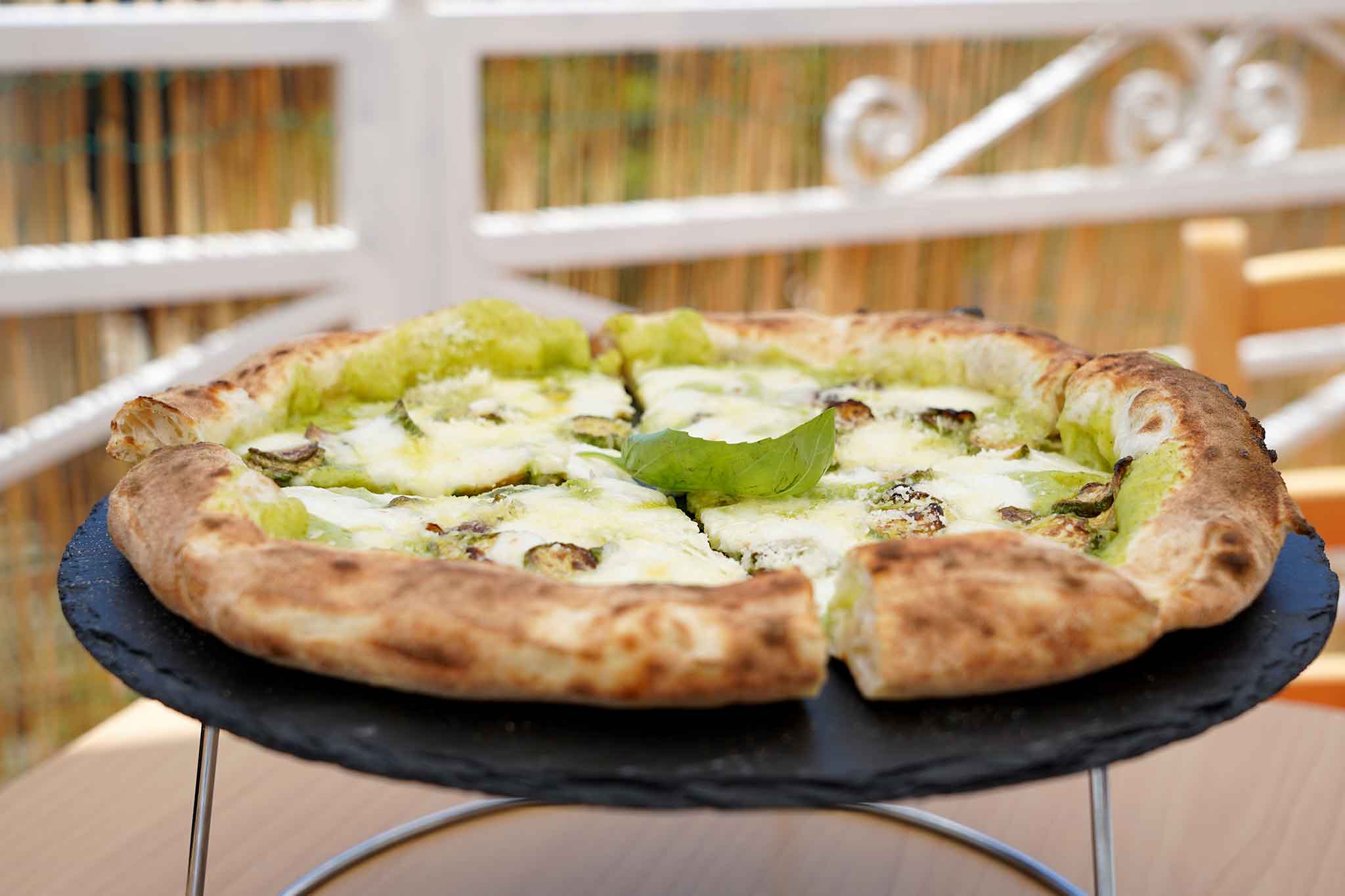 Pizza. Pignalosa apre la terrazza con Nerano e Capricciosa estiva