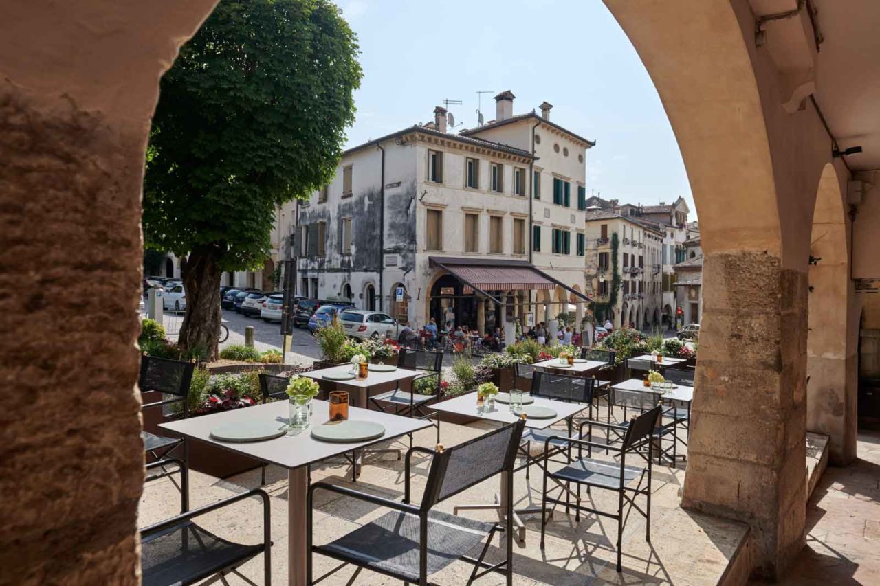 lomo ristorante asolo vista sulla piazza