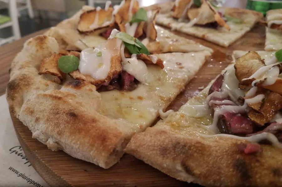 Pizza con la carne: ottima la Chateaubriand di Daniele Gourmet ad Avellino