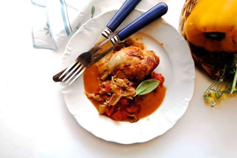 Pollo con peperoni, la ricetta che tutti dovrebbero fare a Ferragosto