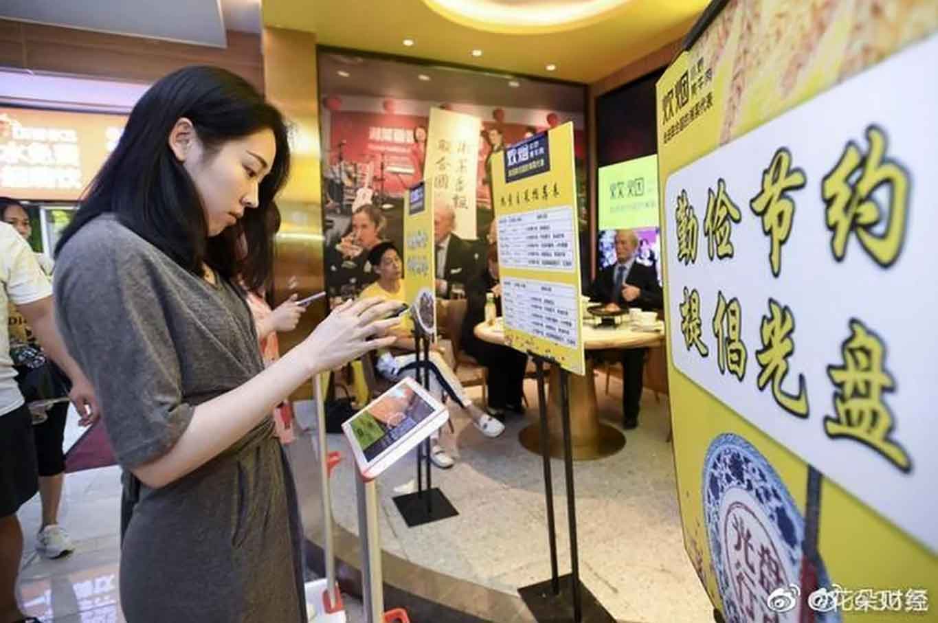 Spreco alimentare in Cina: al ristorante non salgo sulla bilancia, mi spiace