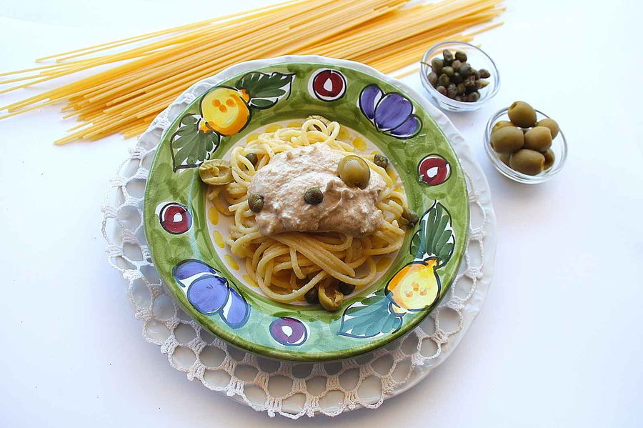 Spaghetti con la crema di tonno: ricetta estiva presto e bene