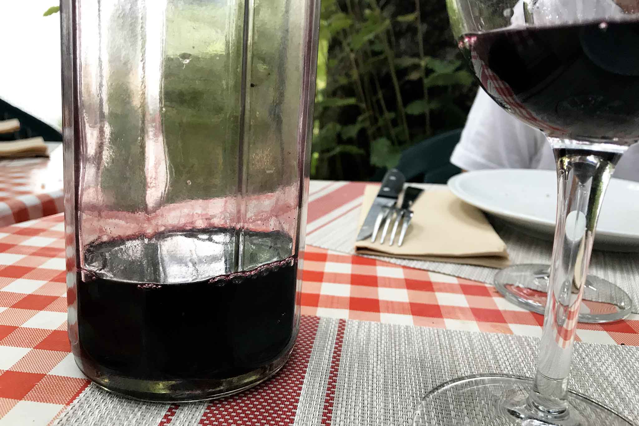 Il vino è un Caos, ma prezzo e fusilli sono giusti a Gioi Cilento