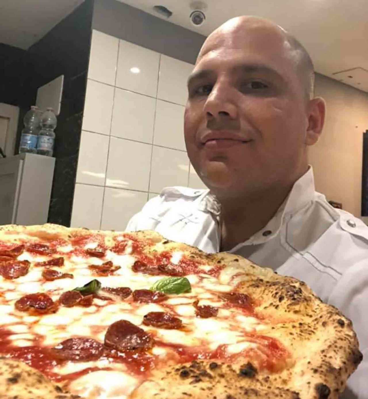 Gennaro Rapido e la pizza a rot' 'e carrett'