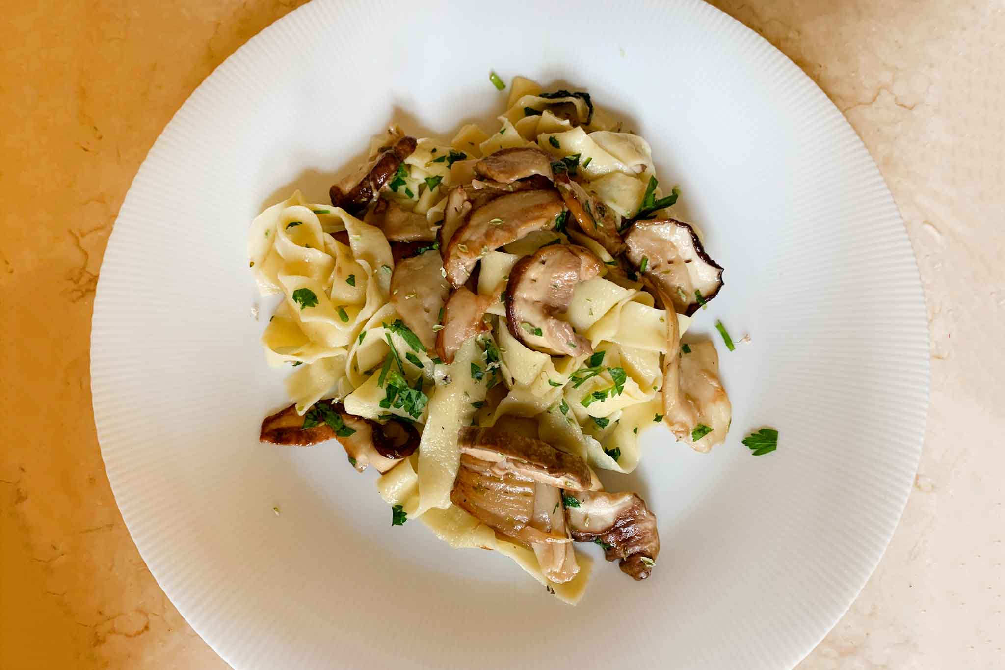 Tagliatelle ai funghi porcini: ricetta di un primo piatto unico, atteso a lungo