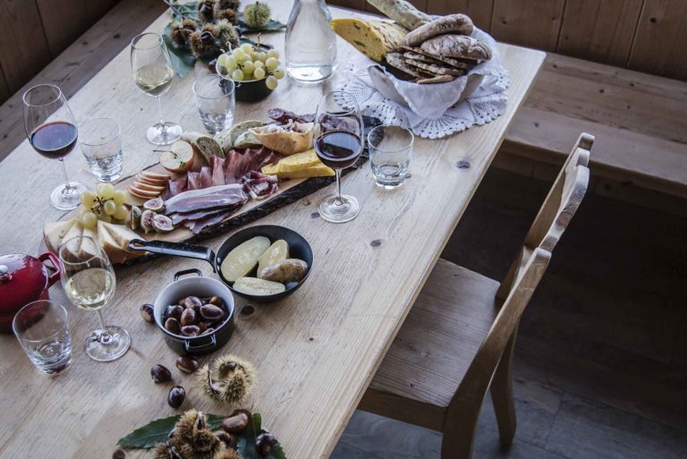 Fuga dal Covid. I ristoranti in Trentino e in Alto Adige fanno il pieno a cena