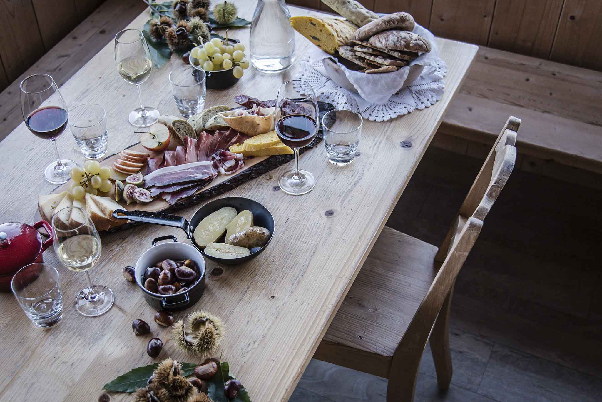 Fuga dal Covid. I ristoranti in Trentino e in Alto Adige fanno il pieno a cena