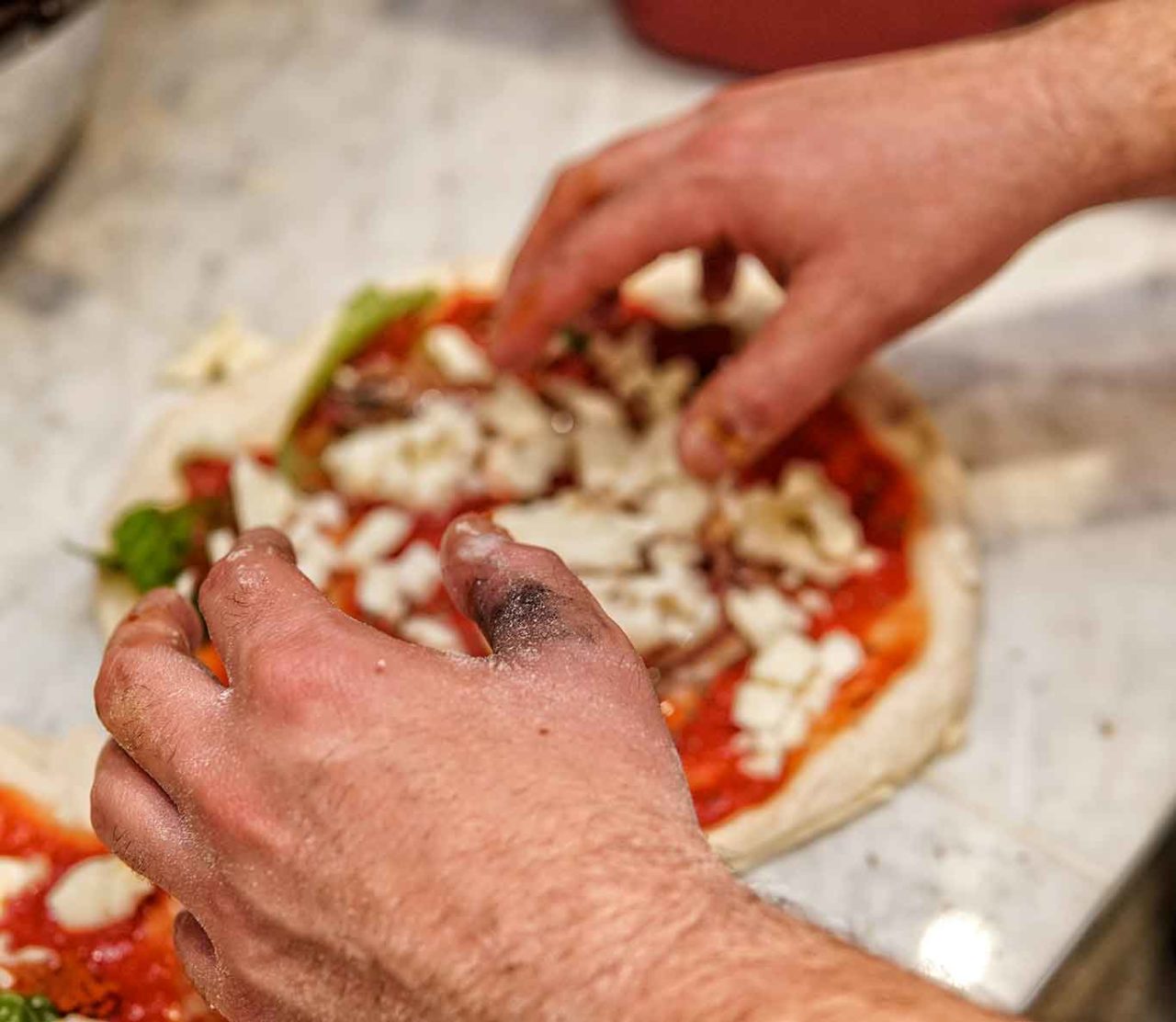 preparazione pizza