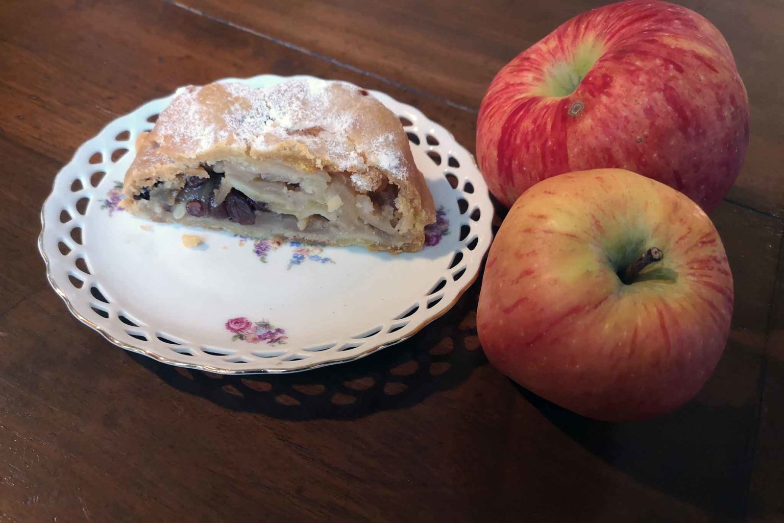 Strudel di mele, ricetta del dolce tipico trentino. Fate ...