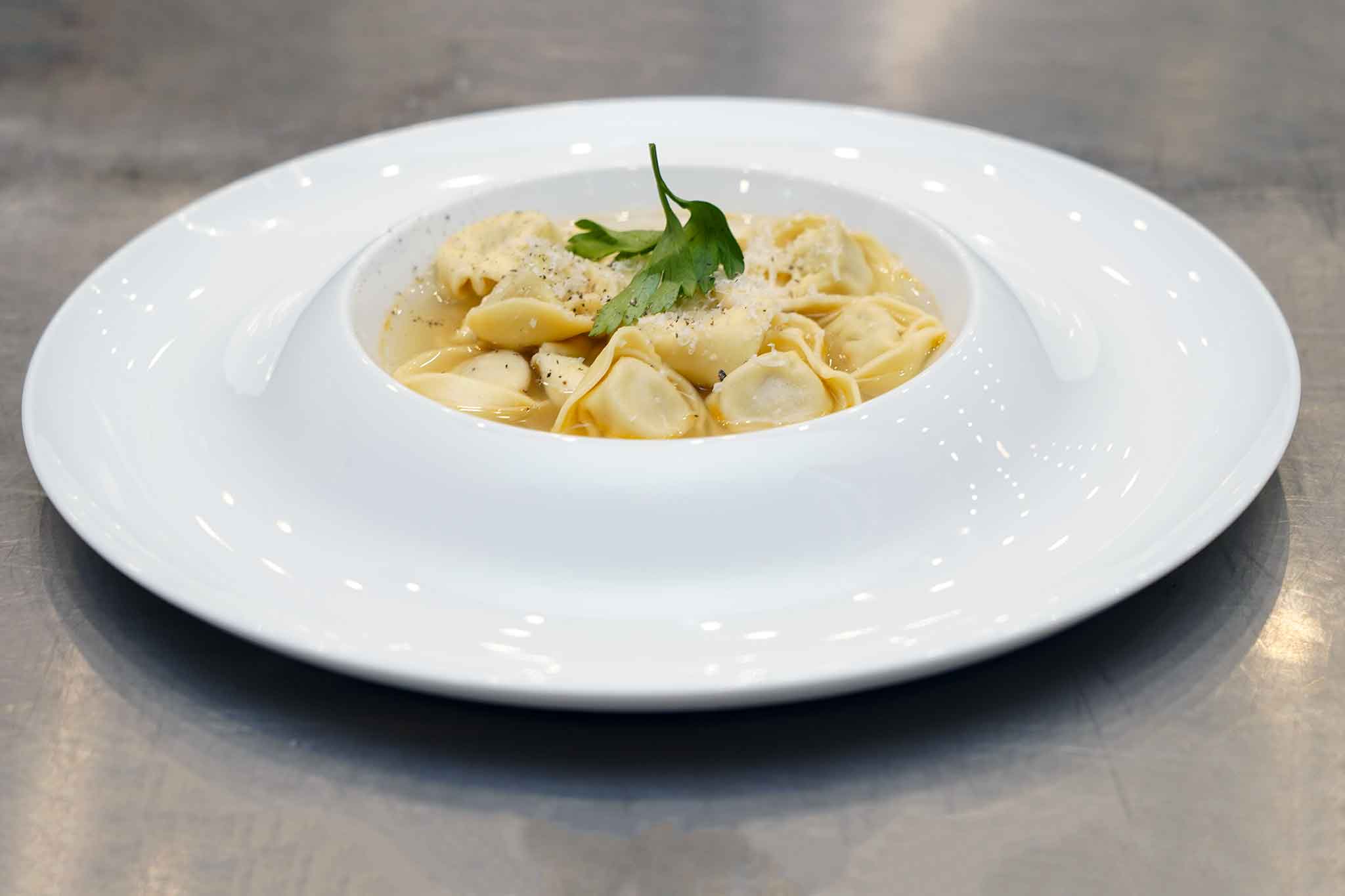 Tortellini in brodo di carne