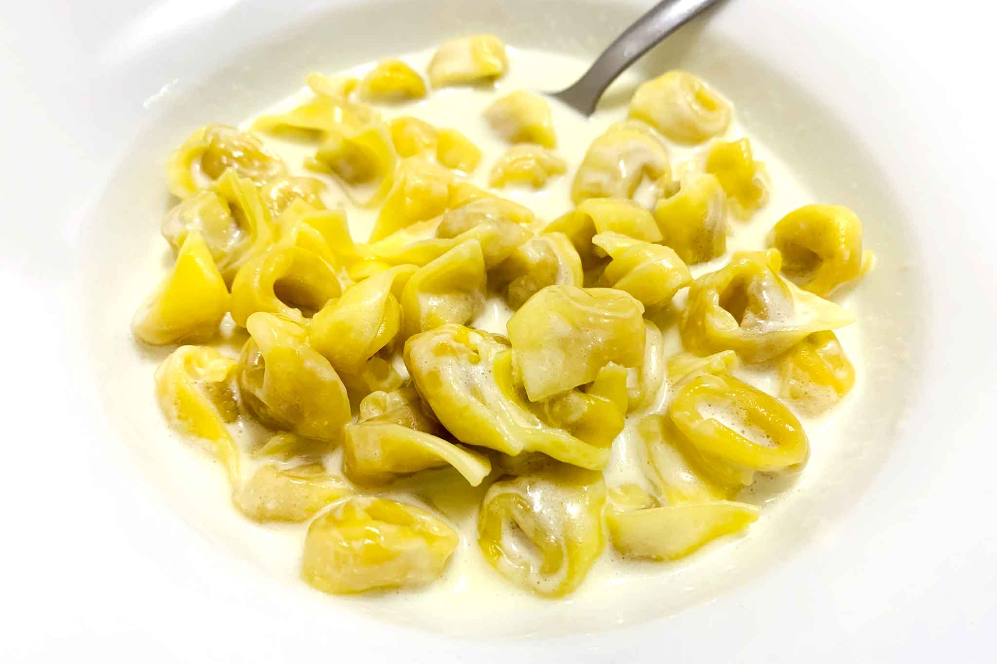 Tortellini alla panna: il fantastico delivery dell&#8217;Osteria del Mirasole