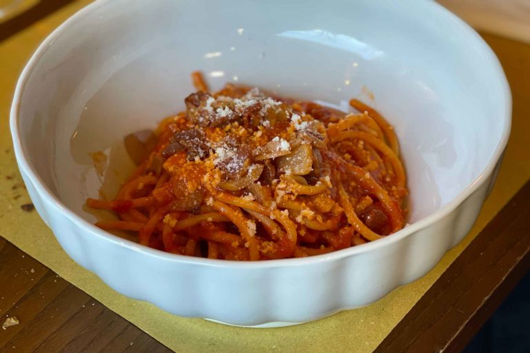 Trecca a Roma: recensione dell&#8217;osteria con una amatriciana da favola