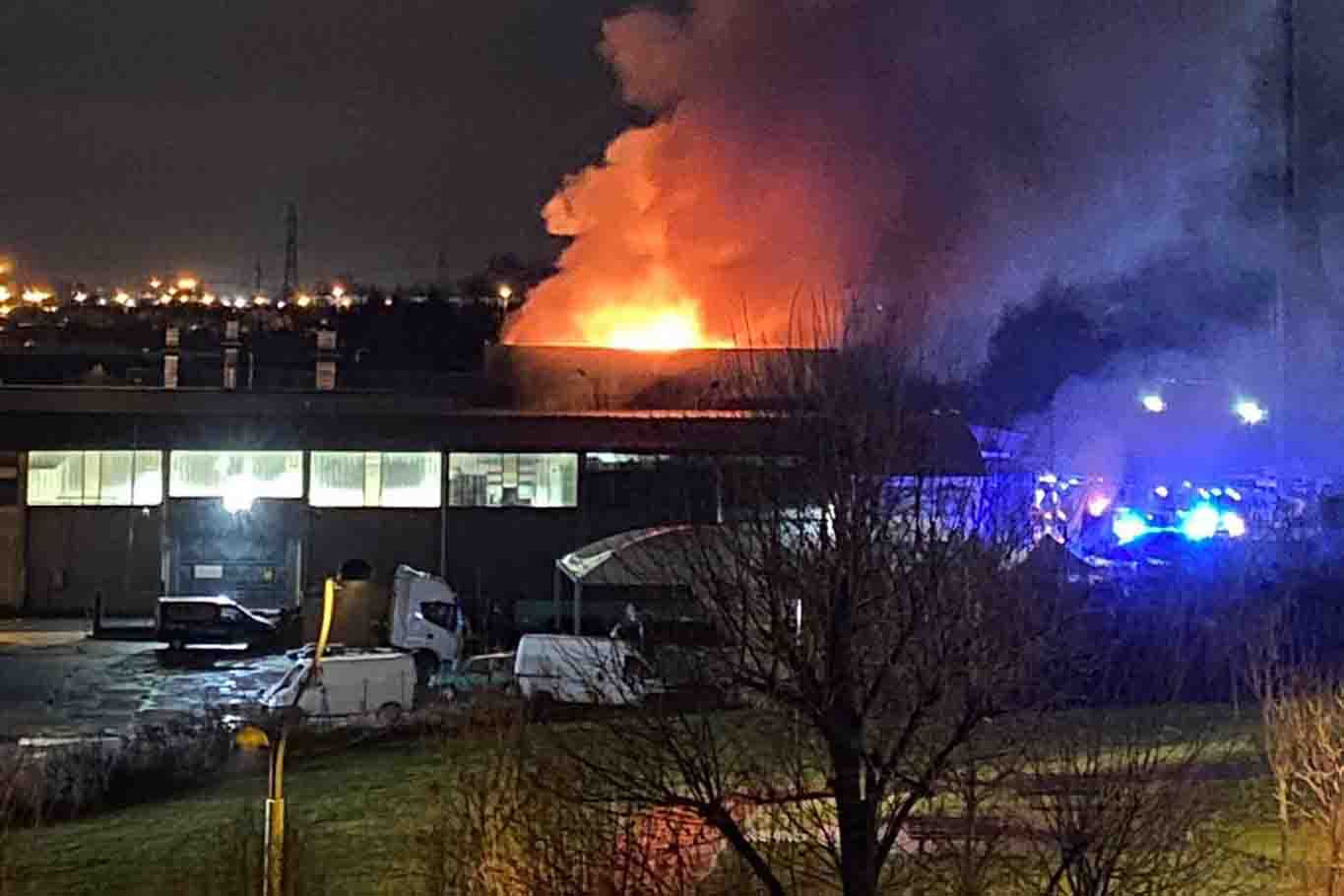 Incendio devasta la storica Fabbrica della Trippa a Moncalieri