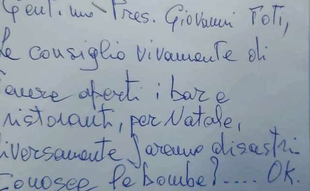 Covid: ristoranti e bar aperti o bombe. Fa paura la lettera minatoria a Toti