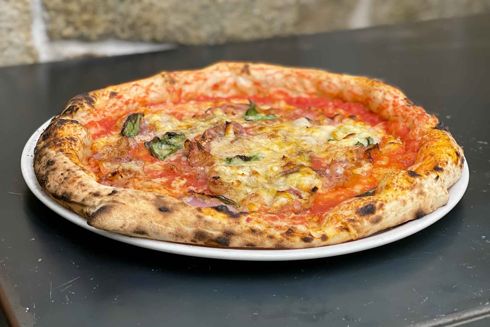 Salerno. Il ritorno della pizzeria Resilienza con la magnifica pizza integrale