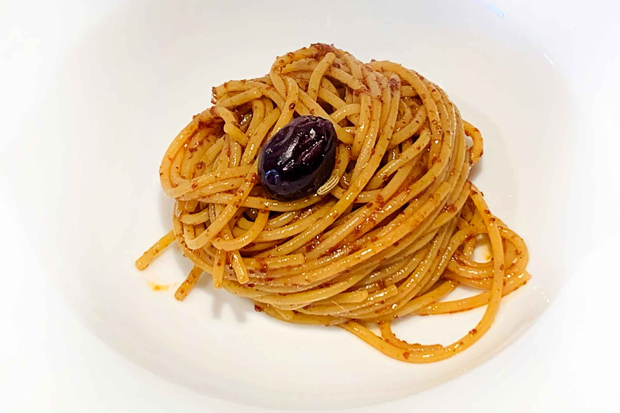 Spaghetti aglio olio e peperone dolce: ricetta abruzzese senza tempo