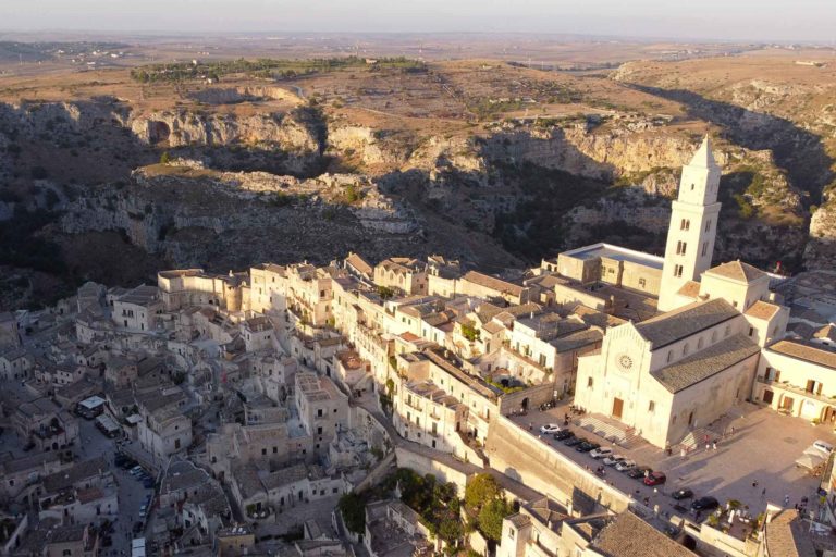 Voglia di Matera in 5 piatti tipici da cialledda a tette delle monache