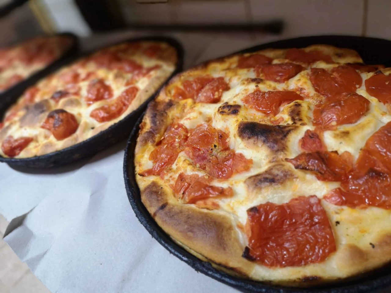 La focaccia barese, in onore della festa di san Nicola - itParigi