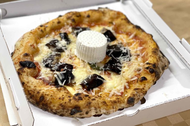 Mastunicola, la pizzeria di Palermo  omaggia la pizza napoletana