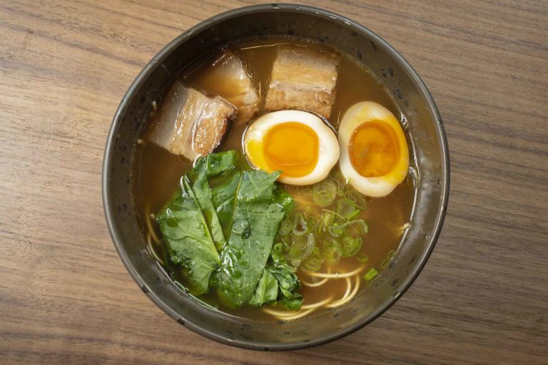 Ramen, ricetta tradizionale del piatto giapponese da fare a casa