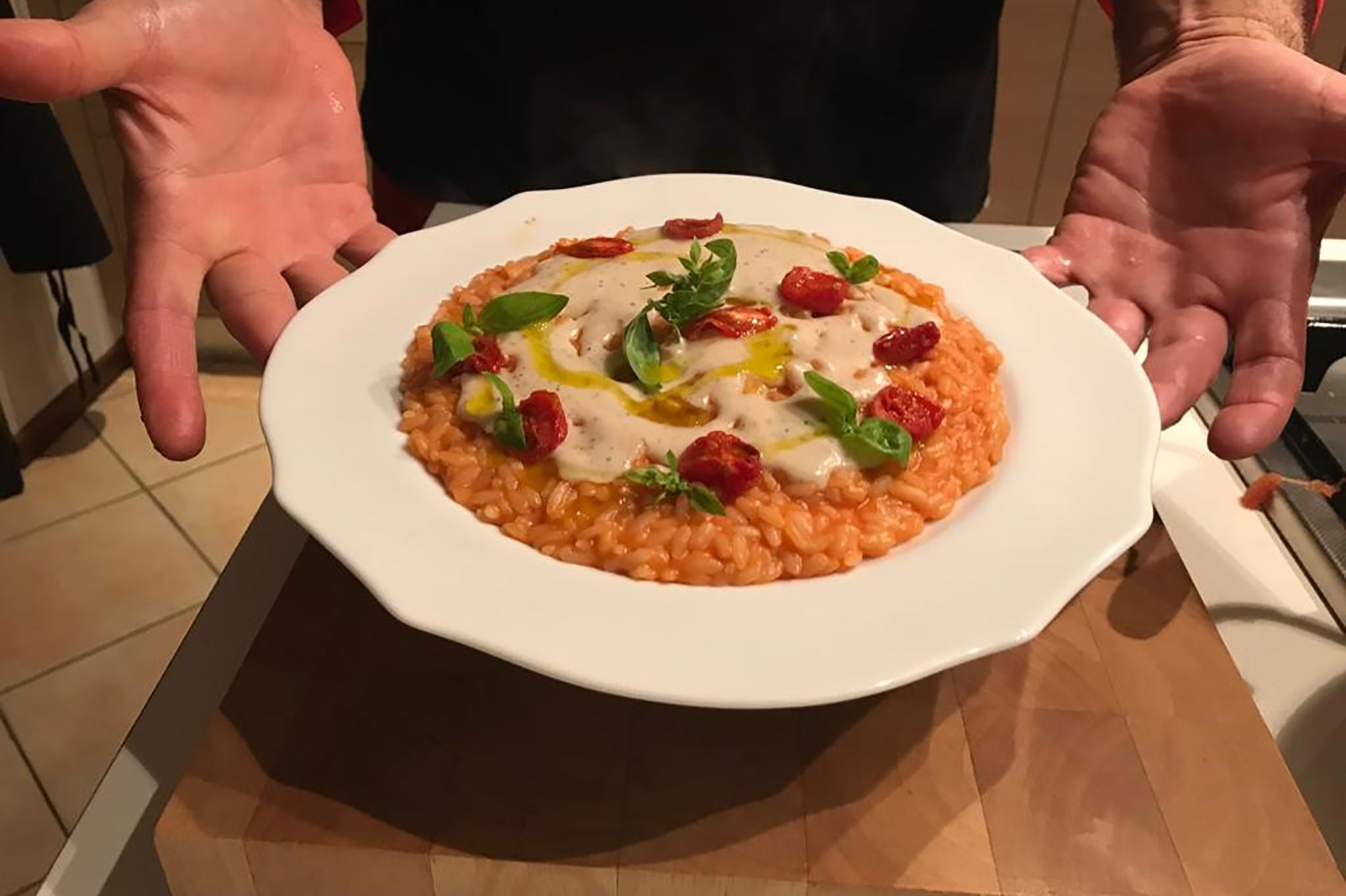 Risotto brusciato, ricetta che sa di umami e di cucina della nonna